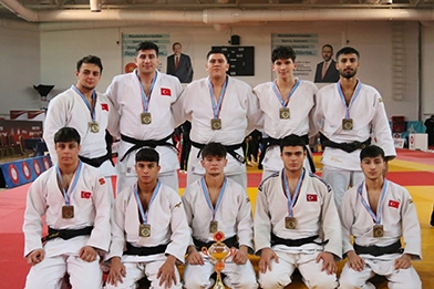 Kocaeli Kağıtspor, judoda süper lige yükseldi