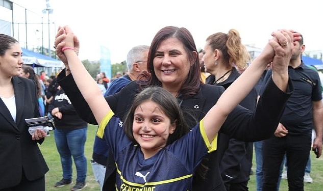Aydın Büyükşehir Belediyesi'nin etkinliklerine binlerce çocuk aileleriyle birlikte katılıyor