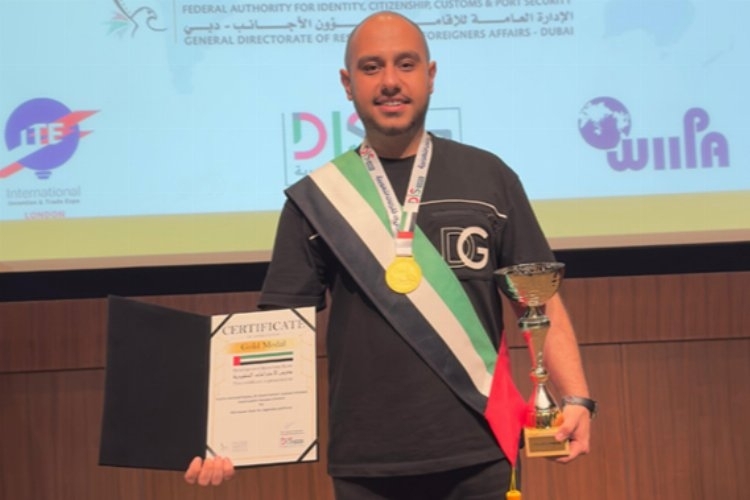 Girişimci Sepeher Moosavi'ye Dubai'den Altın Madalya Ödülü