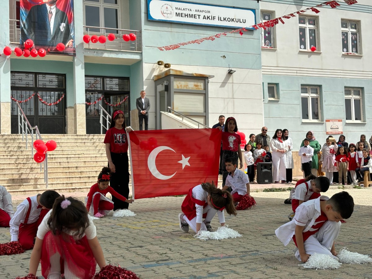 Arapgir İlçemizde 23 Nisan Ulusal Egemenlik ve Çocuk Bayramı Kutlandı