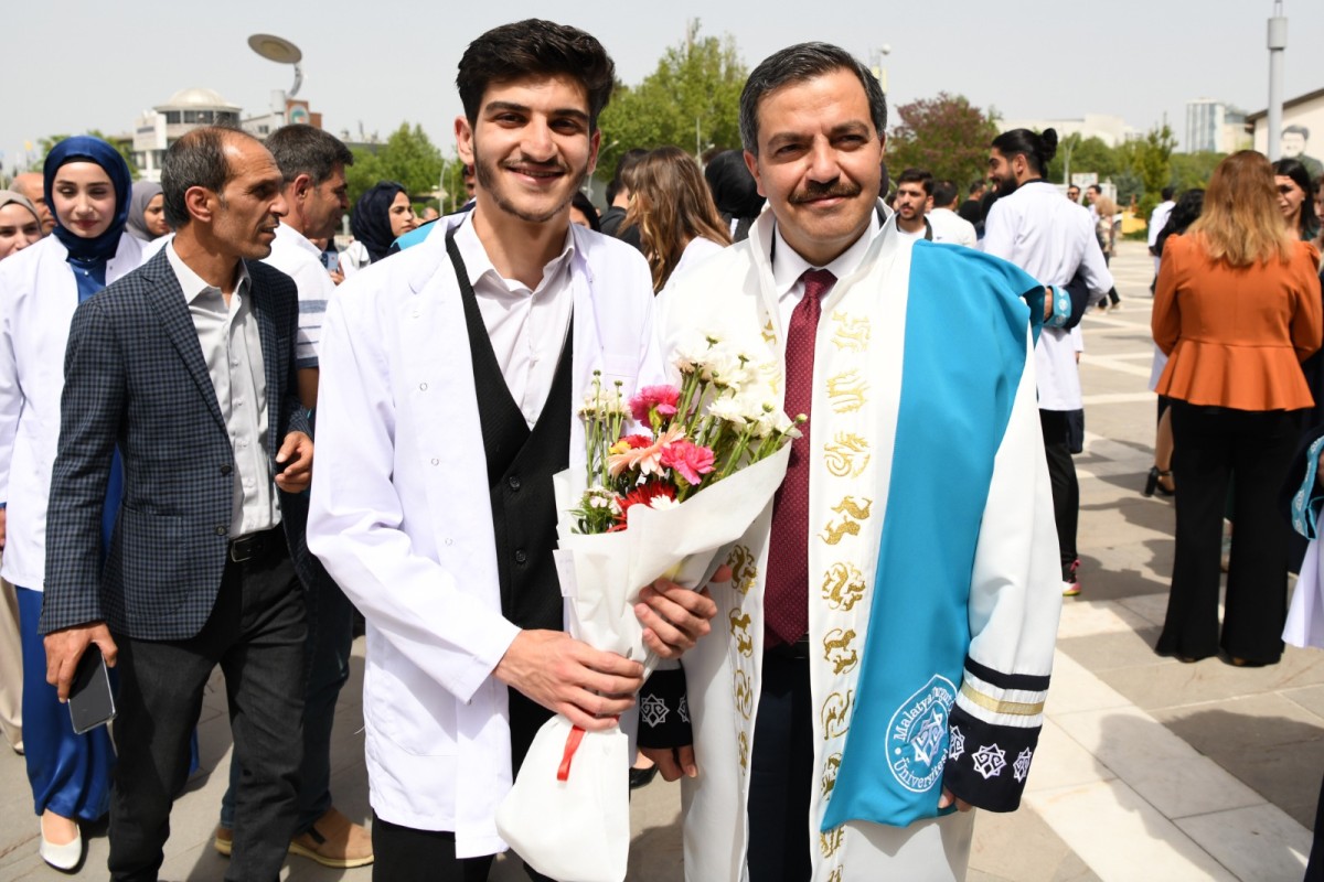 Malatya Turgut Özal Üniversitesinde Beyaz Önlük Giyme Töreni Gerçekleştirildi