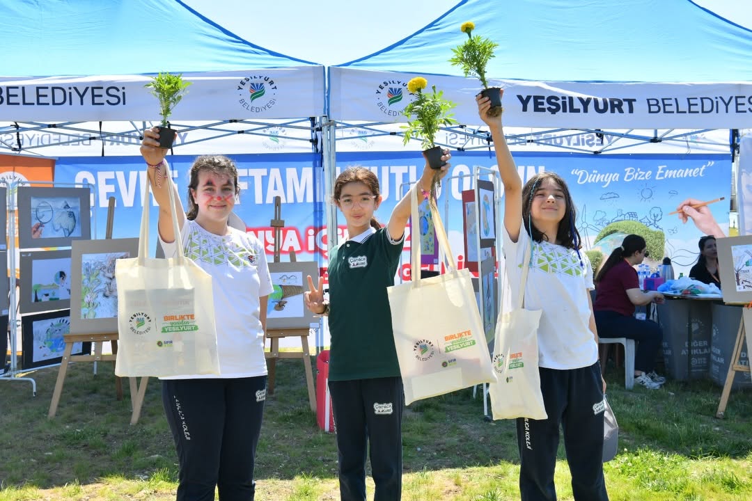 Atık Pil Toplama ve “Dünya İçin Çiz” Yarışmalarında Ödüller Sahiplerini Buldu