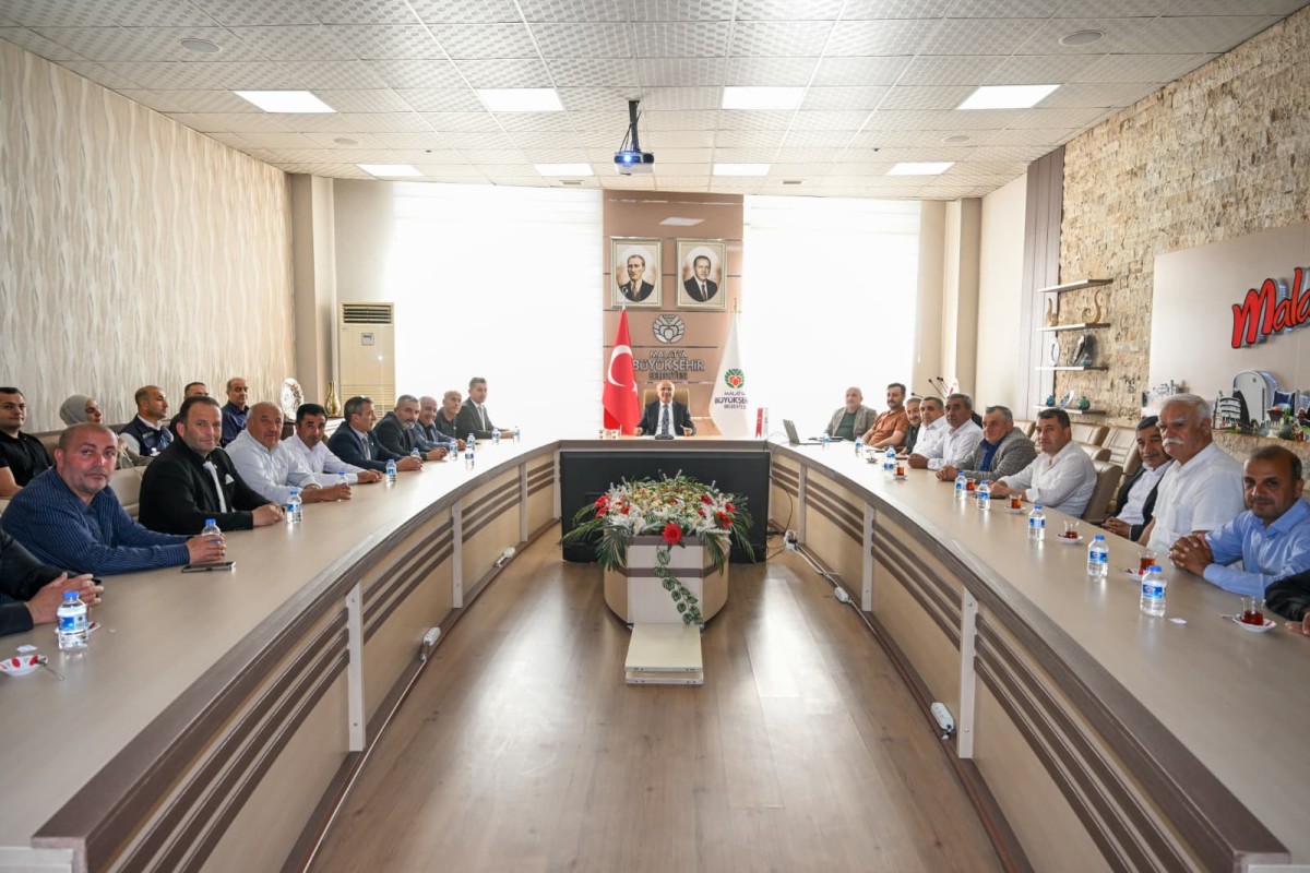 Başkan Er Muhtarların Taleplerini Tek Tek Dinledi 