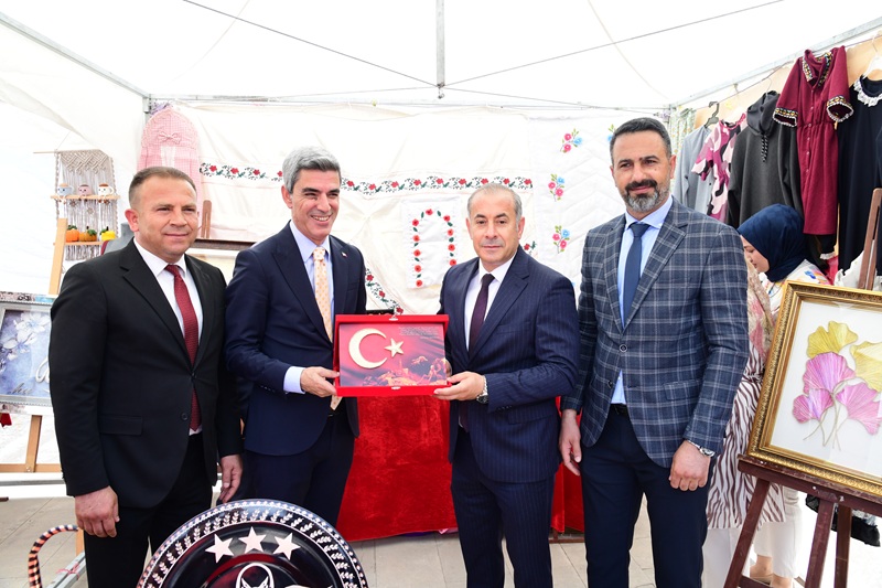 Malatya'da Hayat Boyu Öğrenme Şenliği: 30 Bin Kursiyerin Emeği Görücüye Çıktı