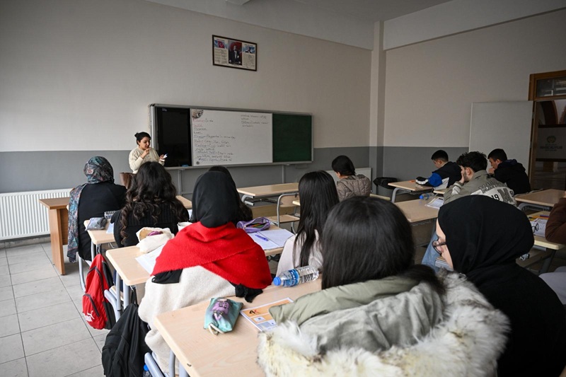 Büyükşehir Belediyesi 507 YKS Öğrencisini Sınava Hazırladı