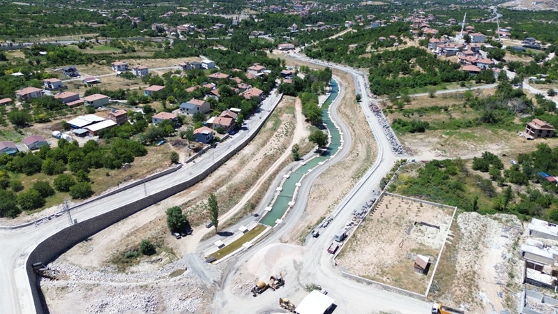 Battalgazi Belediyesi Parklarda Kendi Üretimini Kullanıyor
