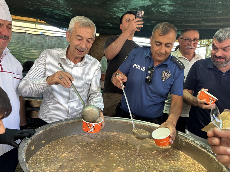 Hacı Osman Ağa Camii’nde Aşure İkramı Gerçekleştirildi