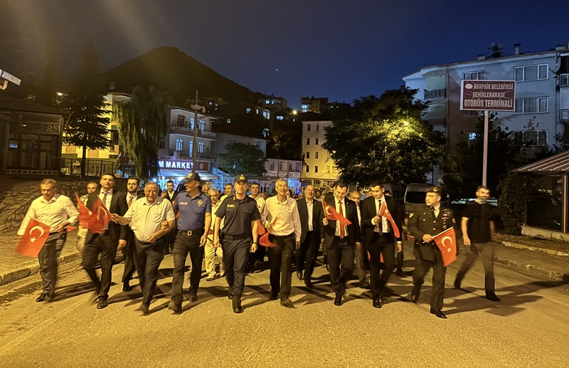Arapgir’de 15 Temmuz’un 10. Yılında Anma Programı ve Demokrasi Nöbeti Düzenlendi
