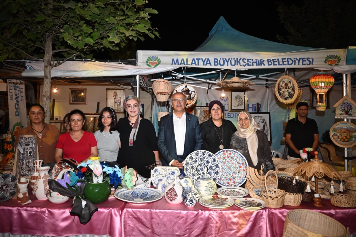 Yöresel Lezzetler Gastronomi Sokağında Ziyaretçilerle Buluşuyor