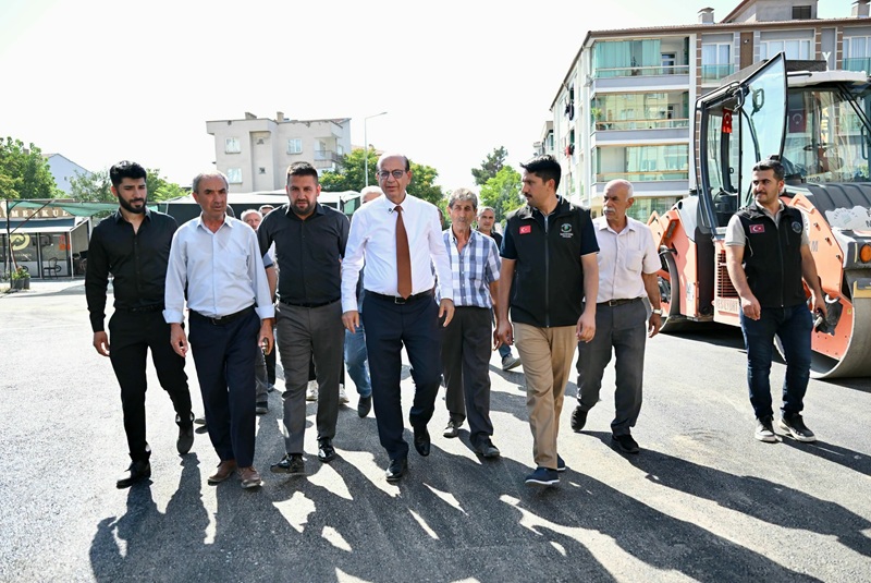 Başkan Geçit, Çavuşoğlu Mahallesindeki Asfalt Serim Çalışmalarını İnceledi