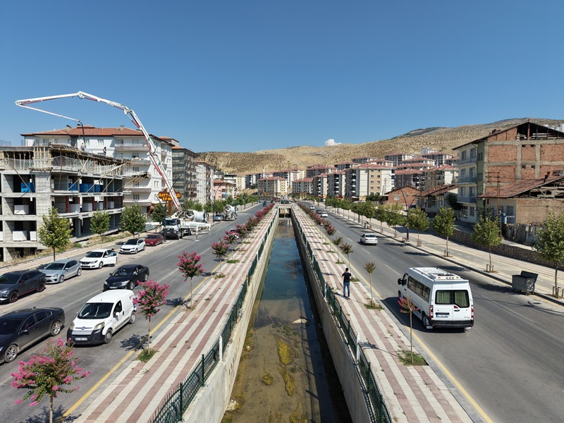 Büyükşehir Belediyesi'nden Yeşil Alan ve Peyzaj Çalışması