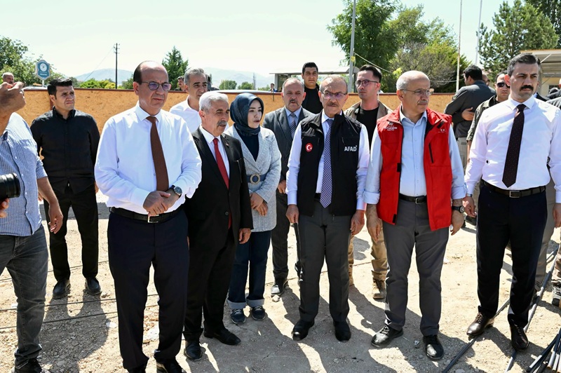Vali Yavuz İle Başkan Er, Yeşilyurt’un Tarihi Bölgelerindeki Yatırımları İnceledi