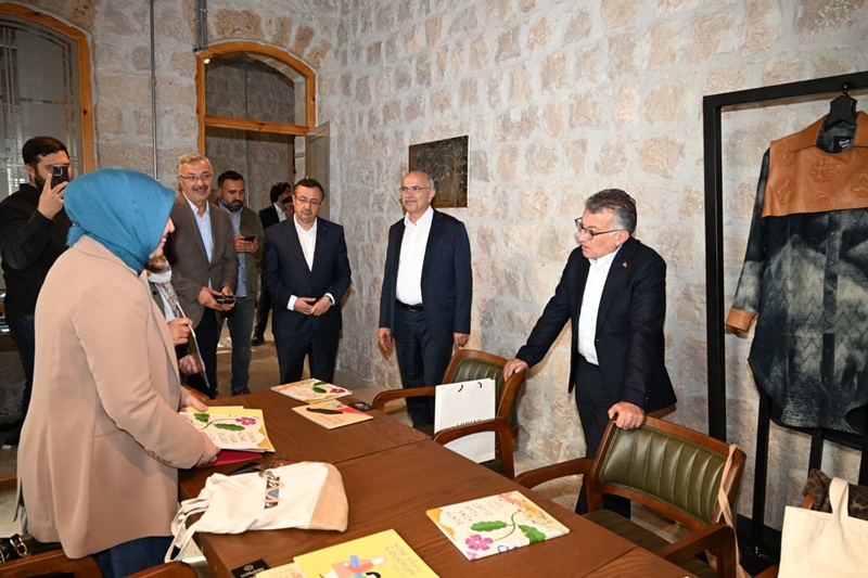 Abdullah Güler’den Bi Mekân Müze Kafeye Övgü: “Çok Güzel Bir Yer Olmuş”